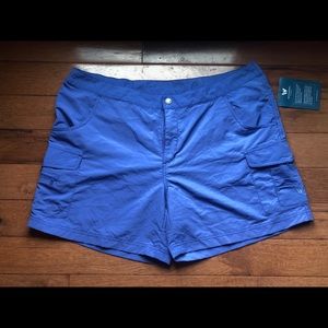 White Sierra shorts size XL
